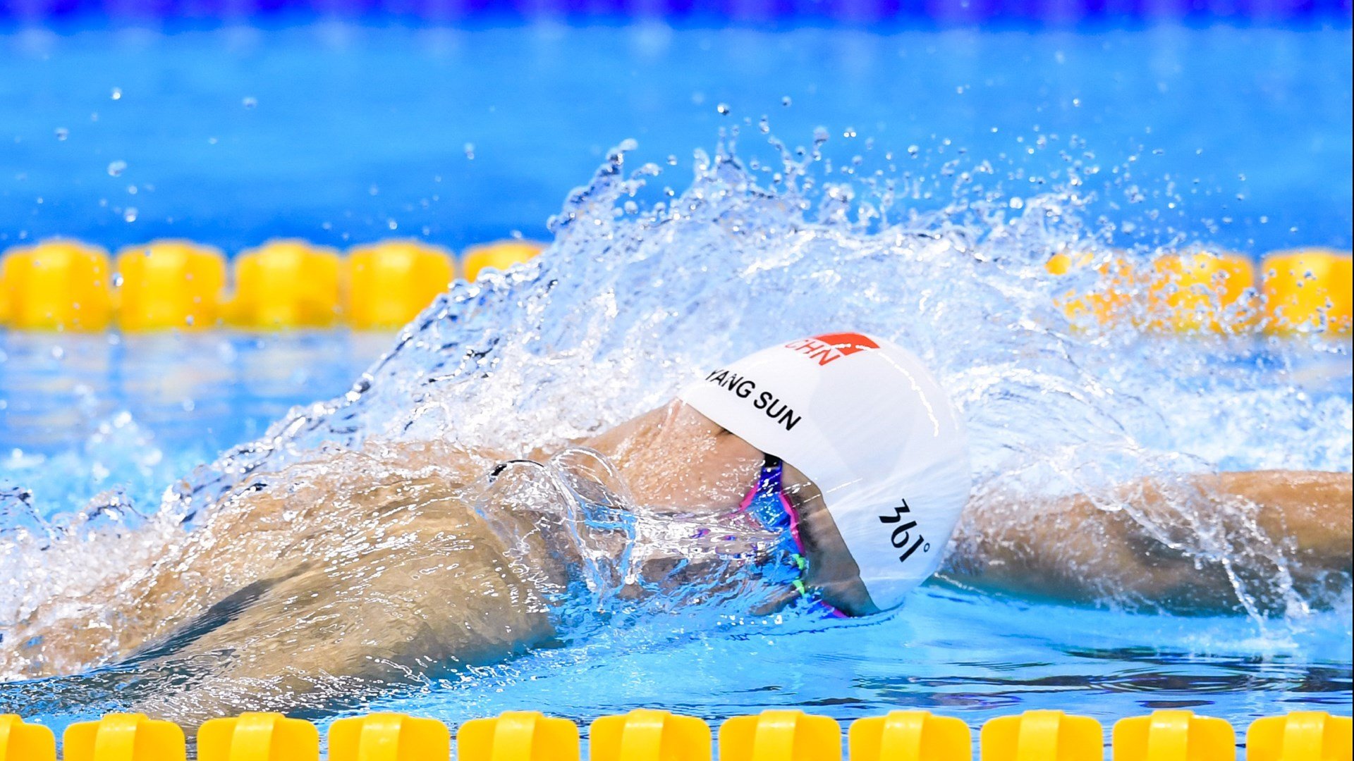 哈兰德赛事官方发布问鼎冠军新规，皇家马德里争议不断！